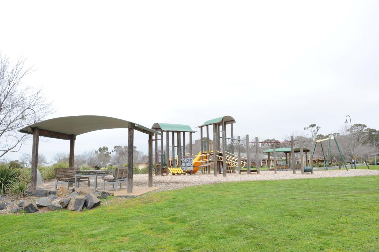 Brentwood Boulevard Play Space 2760