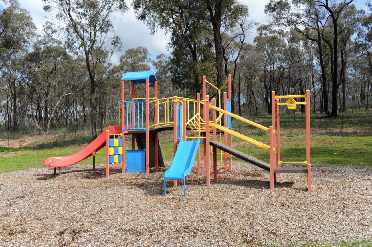 Howell Crescent Play Space 3458