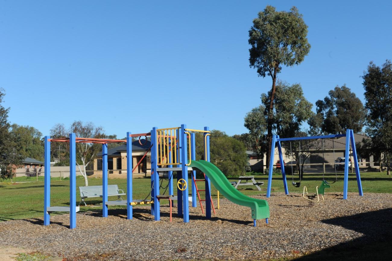 Melbury Court Play Space 2962