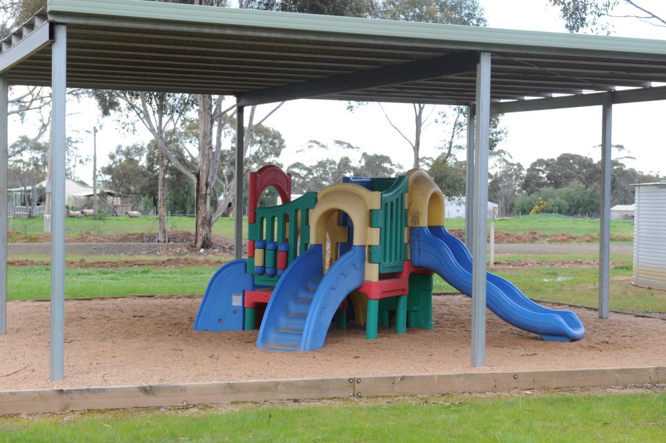 Neilborough Community Hall Play Space 4294