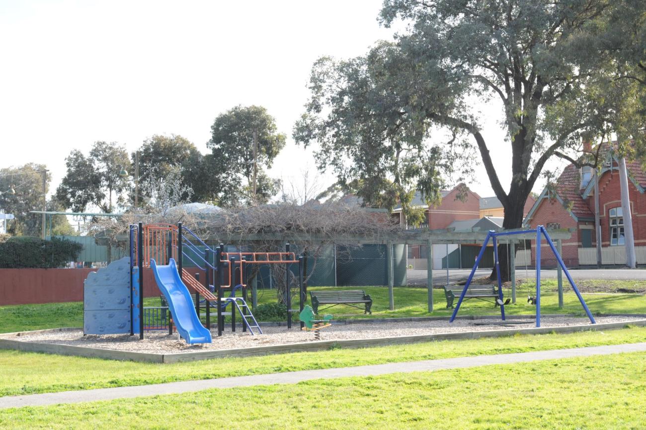 Palmerston Square Play Space 3880
