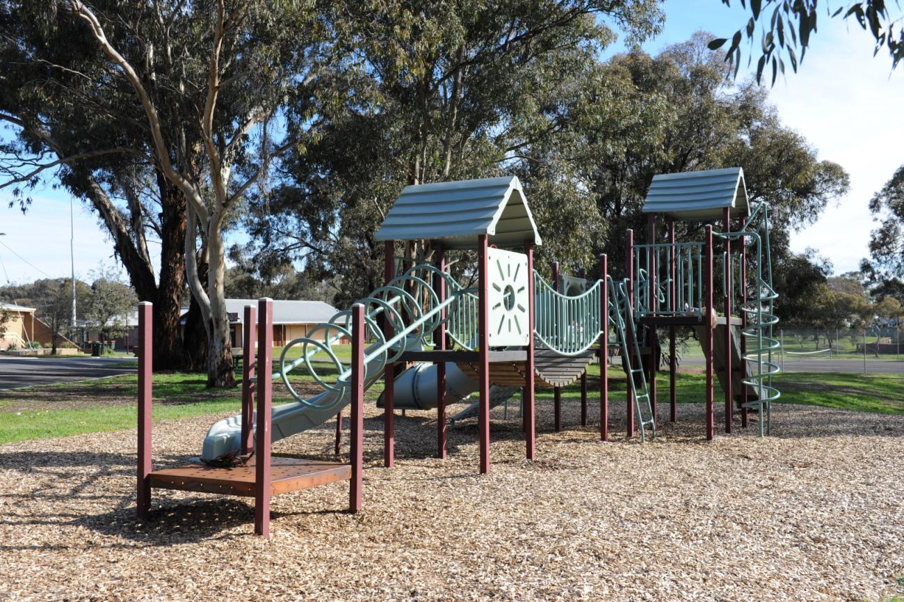 Quarry Hill Reserve 3885