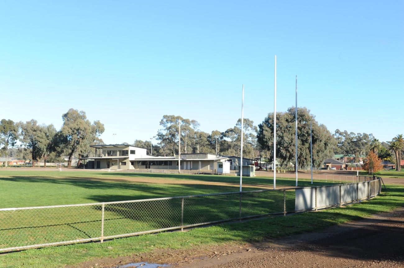 White Hills Oval 2952