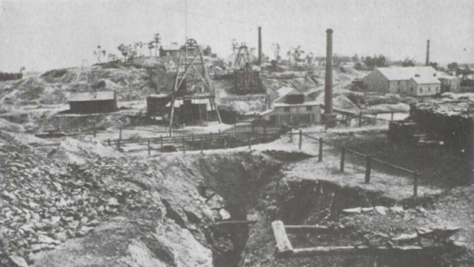 Lansell's 180 Gold Mine, looking towards Victoria Hill