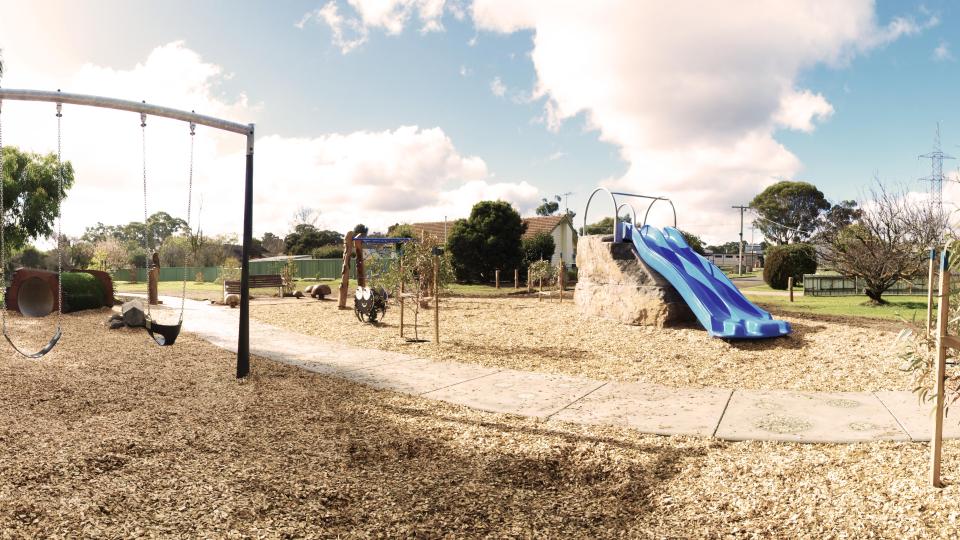College Crescent Play Space was been upgraded in 2017