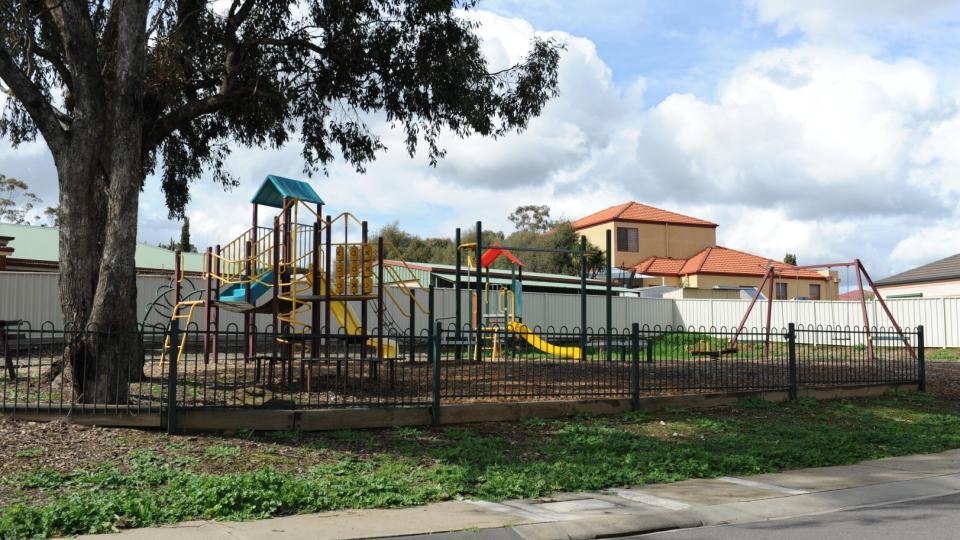 Penzance Avenue Play Space 3413