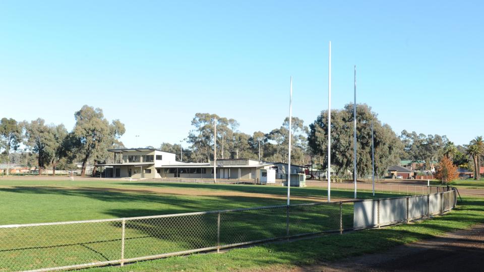 White Hills Oval 2952
